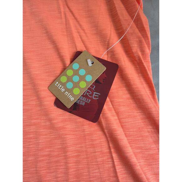 Title Nine Double Time Short Sleeve top women's size L NWT - Picture 3 of 7